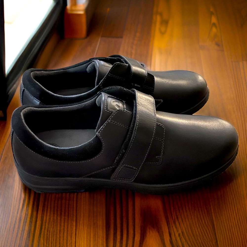 Mens ANODYNE shoes number 64 CASUAL COMFORT Black leather size 14 Wide slip on